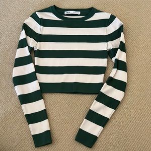 Like new Zara dark green and ivory sweater